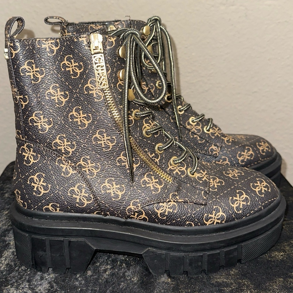 Guess Ferina Combat Lug Sole Lace Up Boots Medium Brown Woman's Size 8M